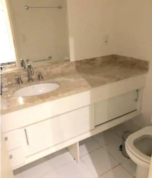 Apartamento 061- Em Frente Ao Hospital Einstein E Estadio Morumbi *
